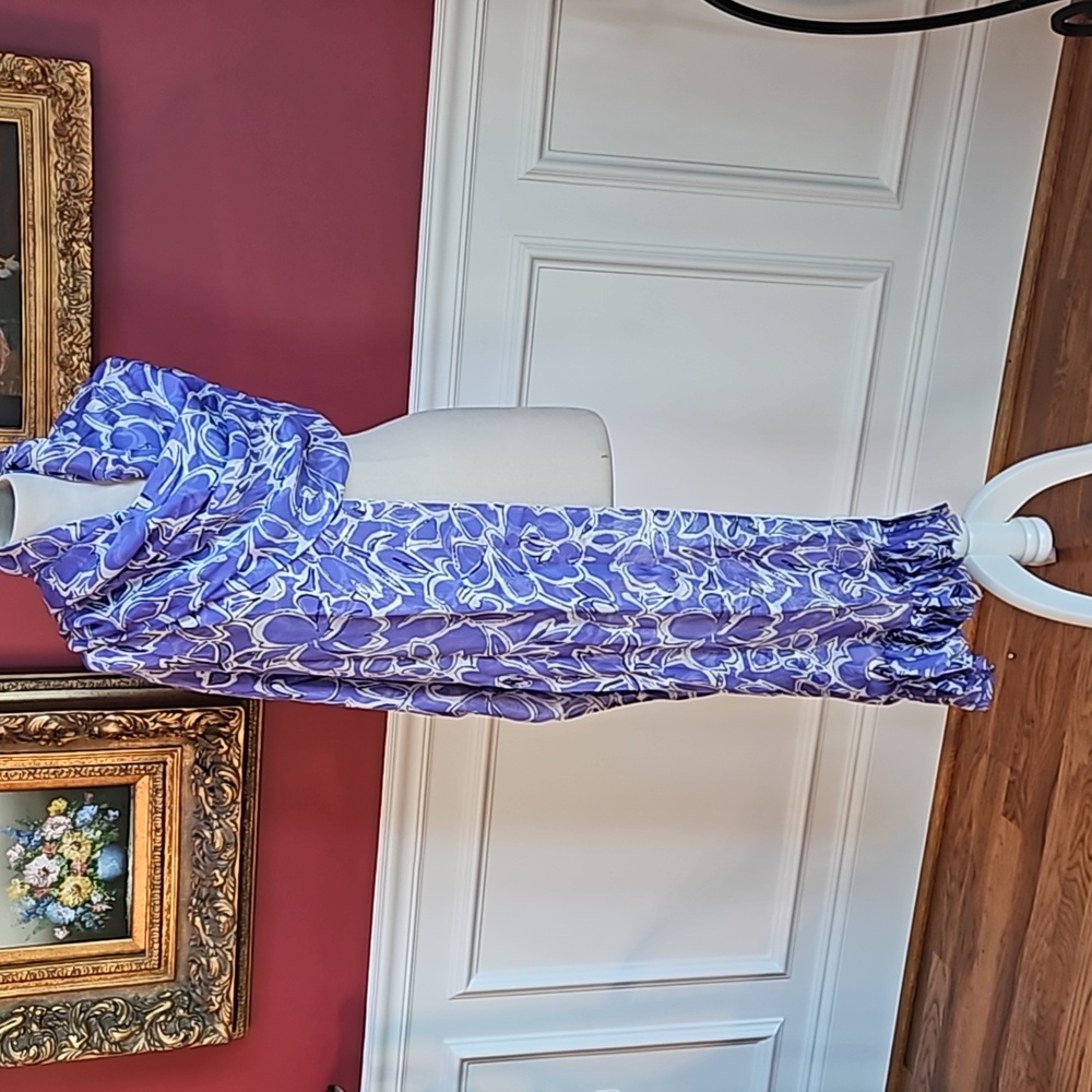 WORTH Silk Scarf Ruffles Elegant Sophisticated Fashion Date Night Resort Luxury